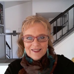 Meet your Posher, Sandi